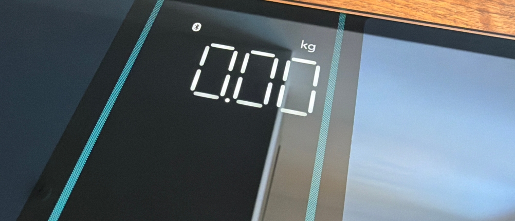Das Display der Eufy Smart Scale P2 Pro zeigt 0,0kg an