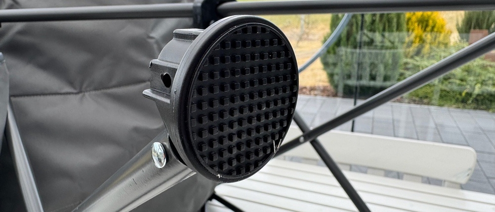 Ein Fuß des Ever Advanced EU-FC750-99806H-BLK