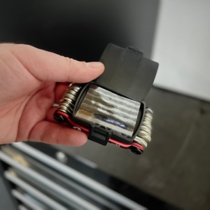 Das Fahrrad-Multitool von Crankbrothers offen im Detail.