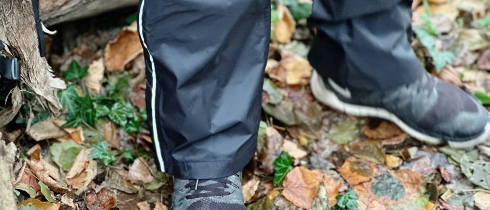Am Knöchel der Fahrrad-Regenhose von 33,000ft ist ein reflektierender Streifen angebracht.