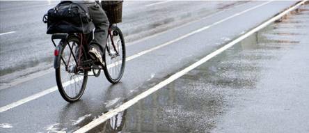 fahrrad-regenhosen-reflektion pfützen