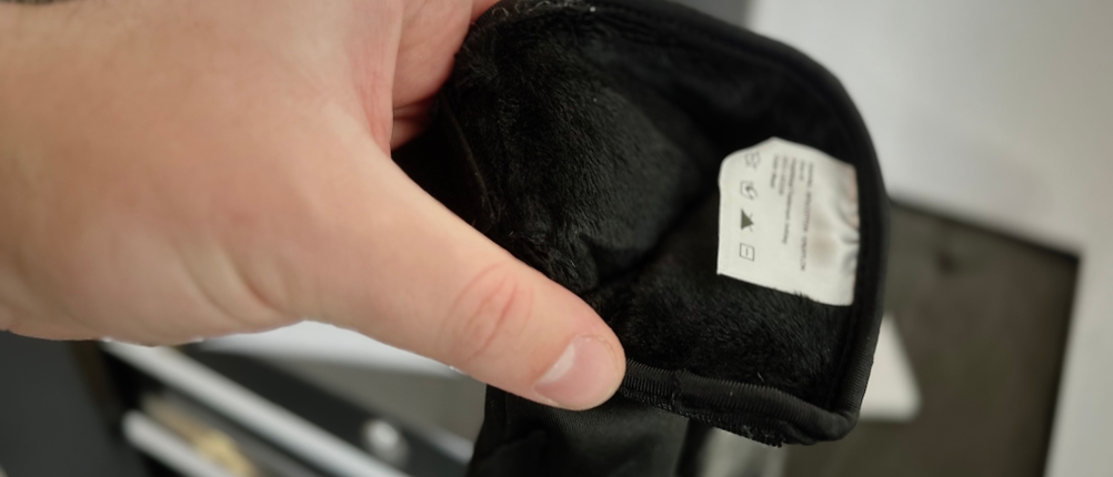 Die gefütterte Innenseite der Fahrradhandschuhe von Boildeg.