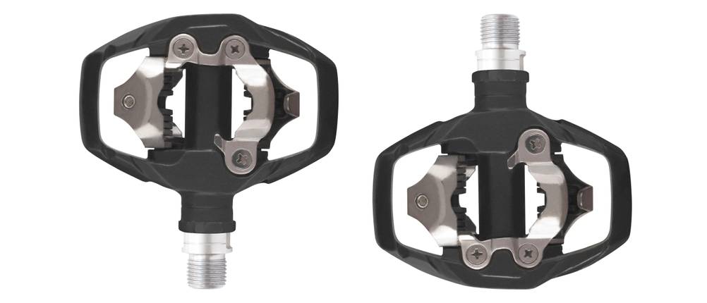 Klickpedale auf weißem Hintergrund.