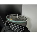 Das Rad eines Fahrrads ohne Reifen.