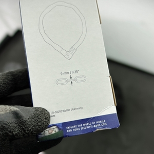 Die Verpackung des Abus CityChain 1010 zeigt die Spezifikation der Kettenglieder mit einer Stärke von 9 mm.