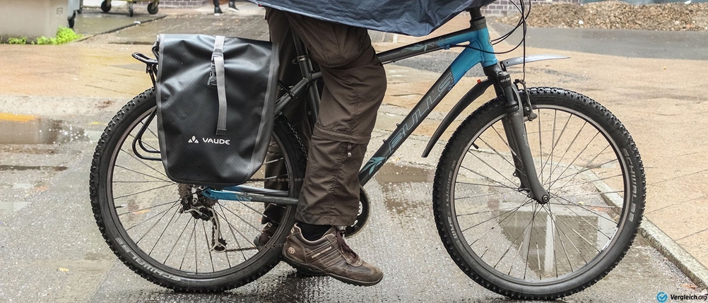 Man sieht ein Fahrrad mit getesteter Fahrradtasche.