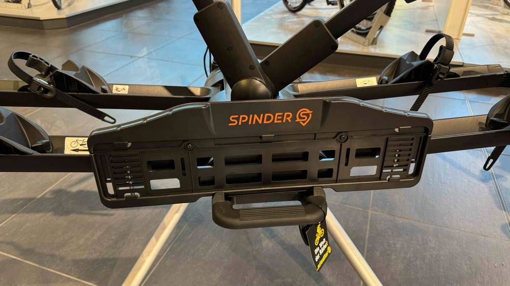 Nahaufnahme eines Griffes des getesteten Fahrradträger E-Bike von Spinder.