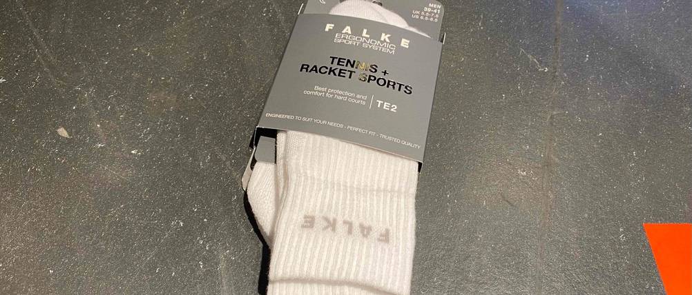 Die getesteten Tennissocken haben eine weiße Farbe.