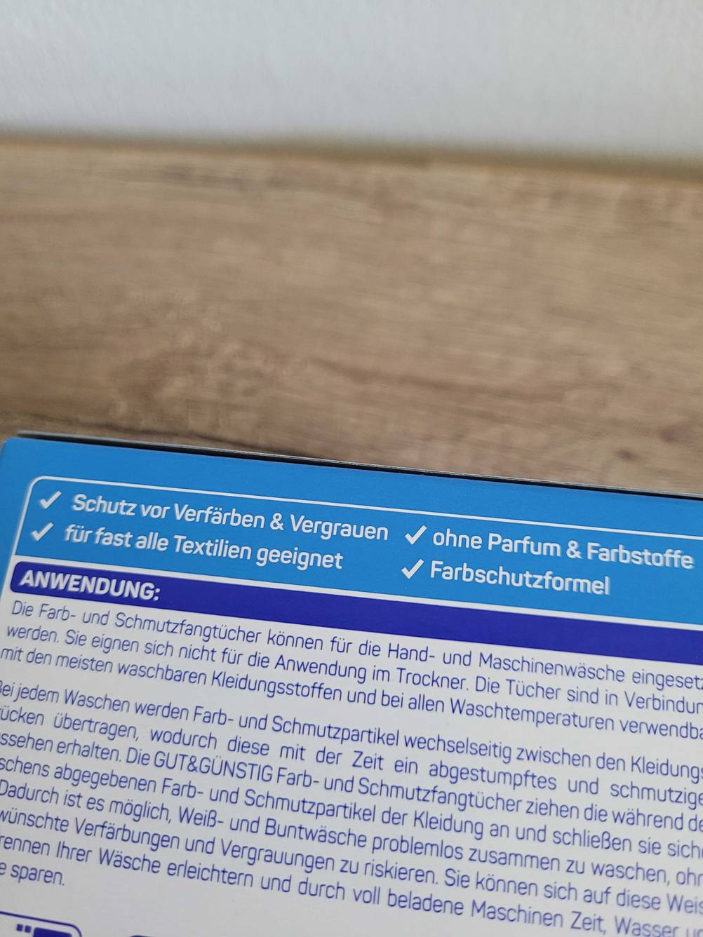 Farbfangtuch getestet: Nahaufnahme des Aufdrucks auf der Rückseite der Verpackung.