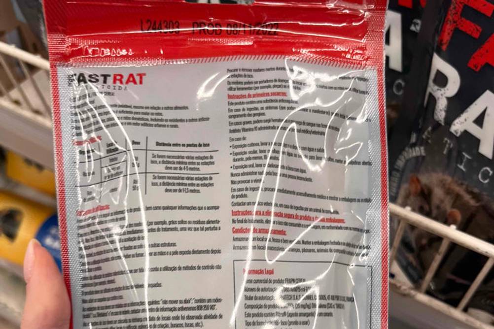 Rattengift im Test: Rückseite inklusive Anwendungsbeschreibung einer Fastrat-Verpackung.