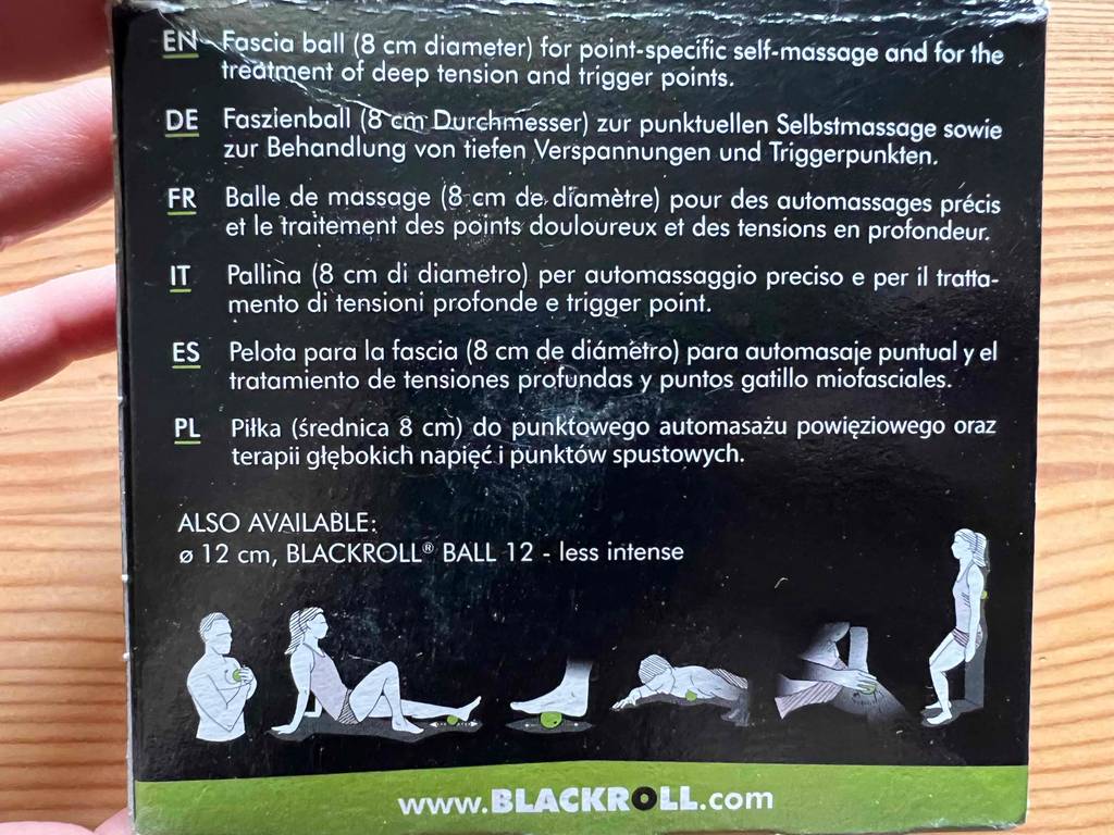 Faszienball-Test: Rückseite einer Originalverpackung des Faszienballs im Test, mit Informaitonen.