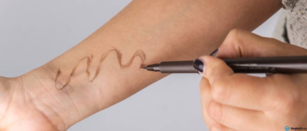 Augenbrauenstift Feine Linien