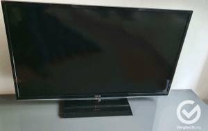 Fernseher auf dem Boden stehend.