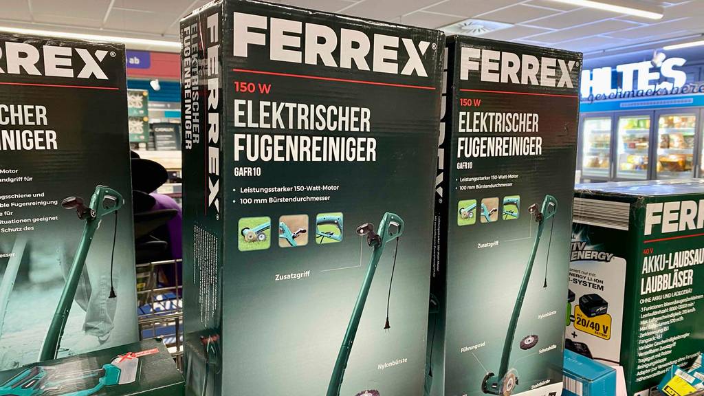 Elektrischer Fugenreiniger von Ferrex im Test: Mehrere Exemplare befinden sich nebeneinander.