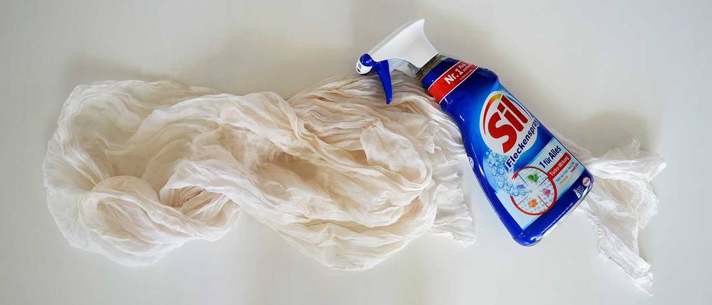 fettflecken-aus-kleidung-entfernen-weisse
