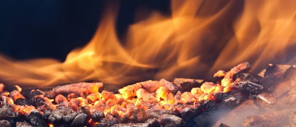 Pelletöfen verbrennen Abfallprodukte, die bei der Holzproduktion anfallen.