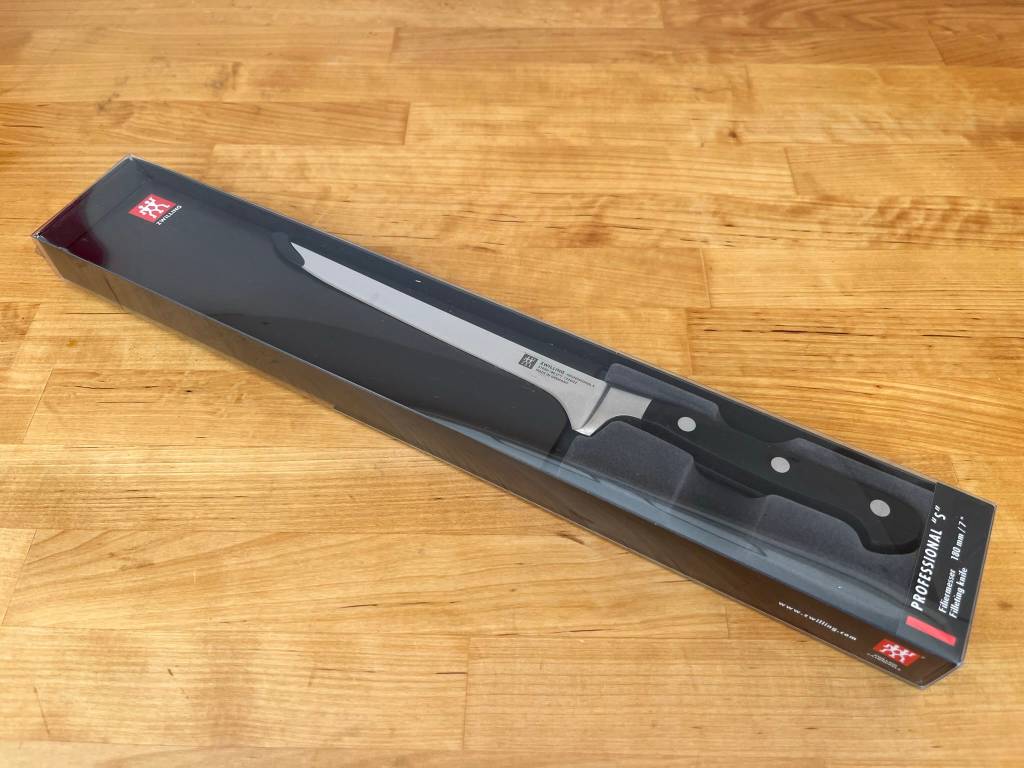 Das Filetiermesser von Zwilling-Professional in seiner Verpackung.