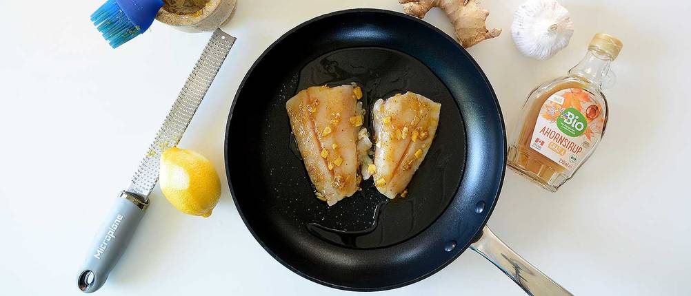 fisch-marinieren-pfanne-oel