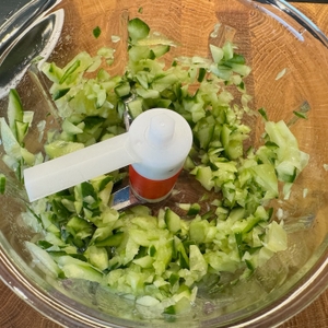 Am stärksten zerkleinerte Gurken im Fissler Finecut
