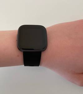 Jeder Fitnesstracker lässt sich am Handgelenk tragen.
