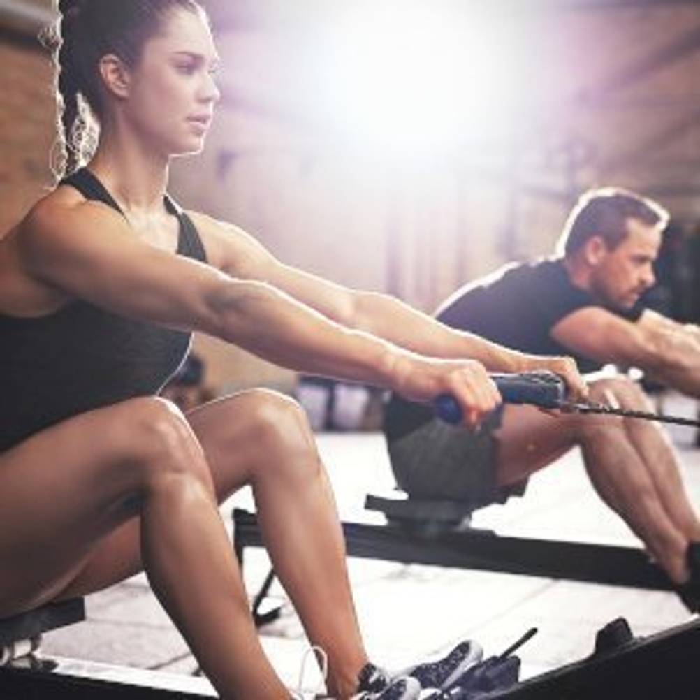 fitness-studio-mit-rudergeraet