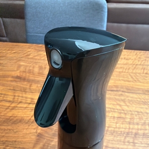 Der Kopf vom Flairosol-Olivia-Olivenöl-Sprüher