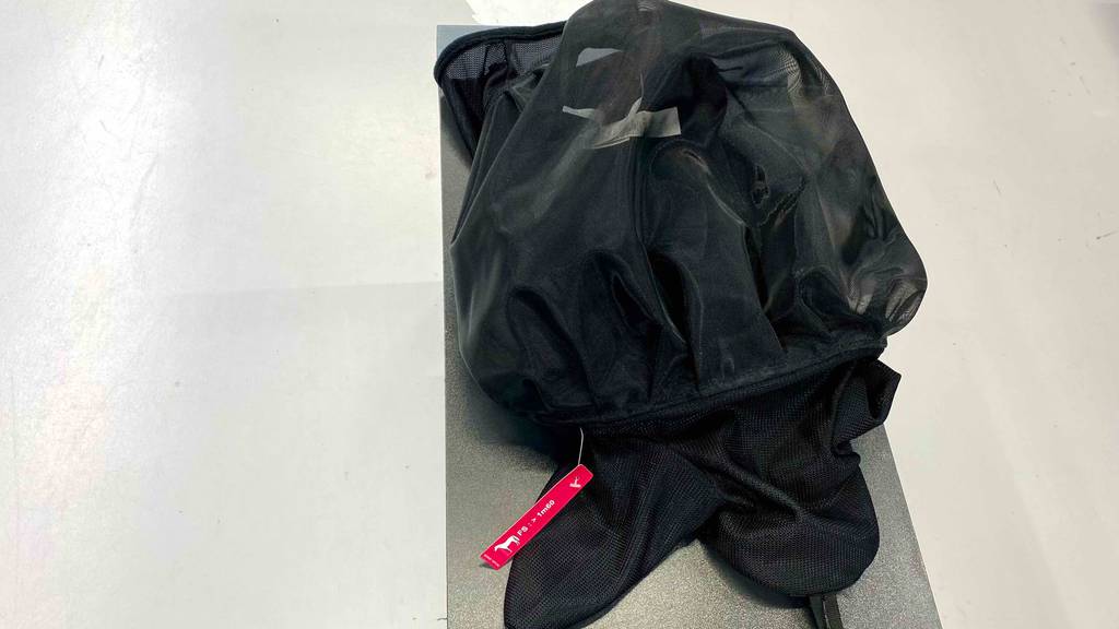 Atmungsaktive Fliegenmaske für Pferde im Test. 
