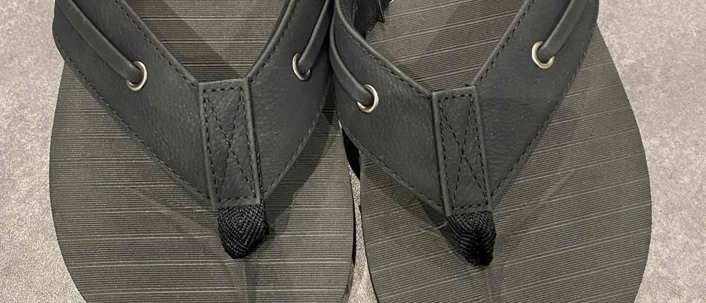 flip-flops-herren in schwarz