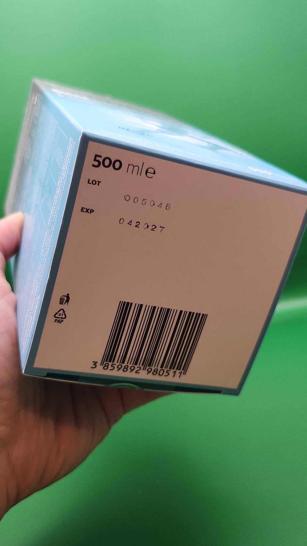 Flüssiges Kollagen getestet: Nahaufnahme des Bodens der Verpackung.