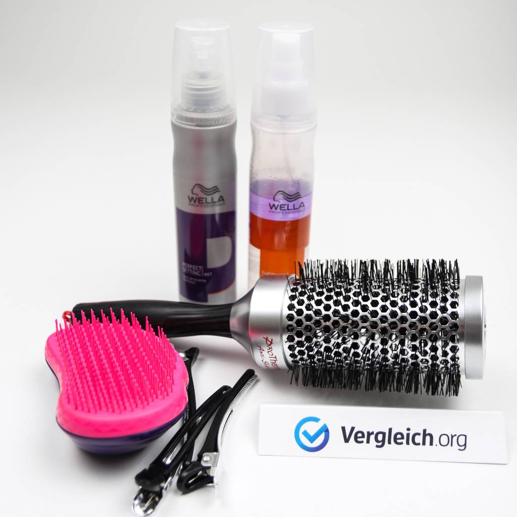 Verschiedene Styling-Tools für getestete Haartrockner im Überblick.