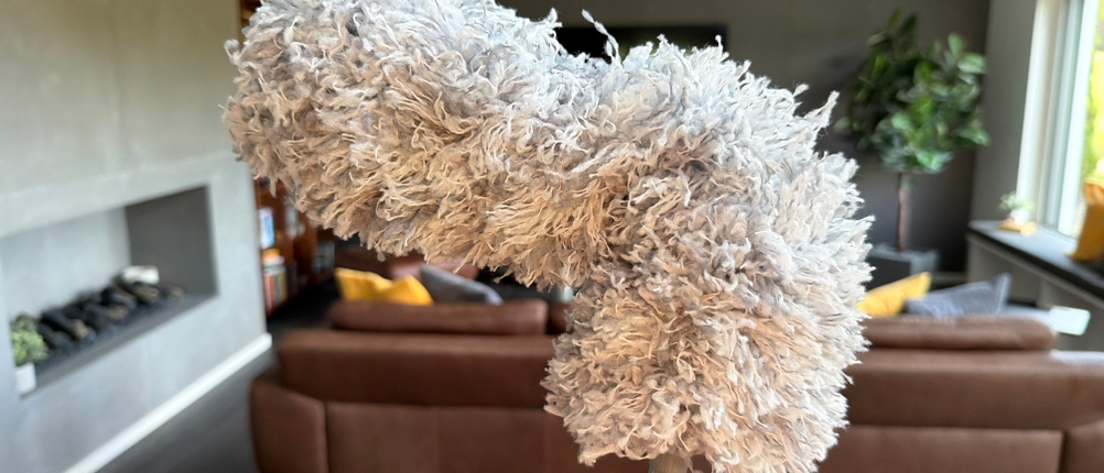 Der Fogray-Staubwedel ist um 90 Grad geknickt.