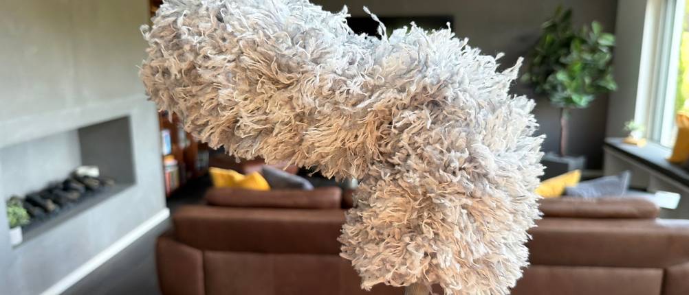 Der Fogray-Staubwedel ist um 90 Grad geknickt.