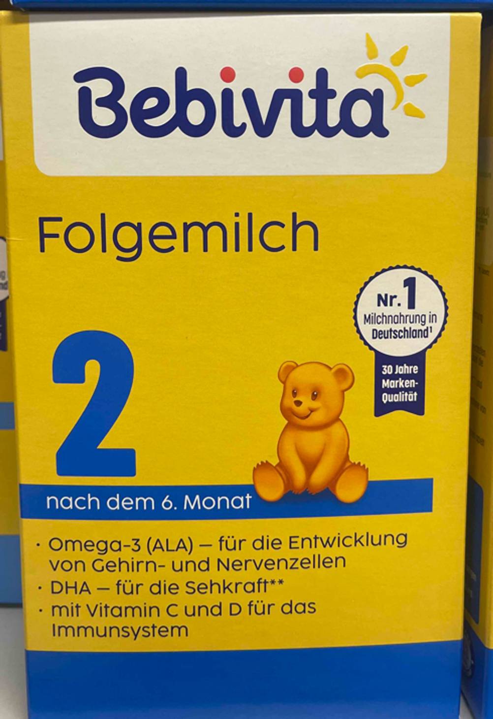 Auf der Vorderseite einer Packung Folgemilch 2 im Test stehen Informationen zum Alter.