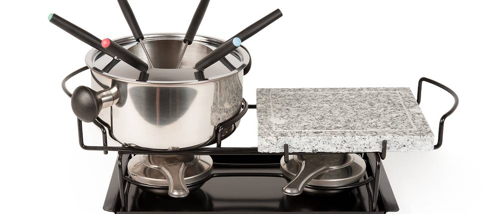 Fondue-Set-Gusseisen-Test: Aufnahme eines Fondues mit Stein.