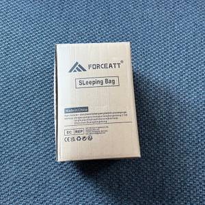 Karton des Forceatt O-SDMM-SCFYR-ZQ-C liegt auf Teppich