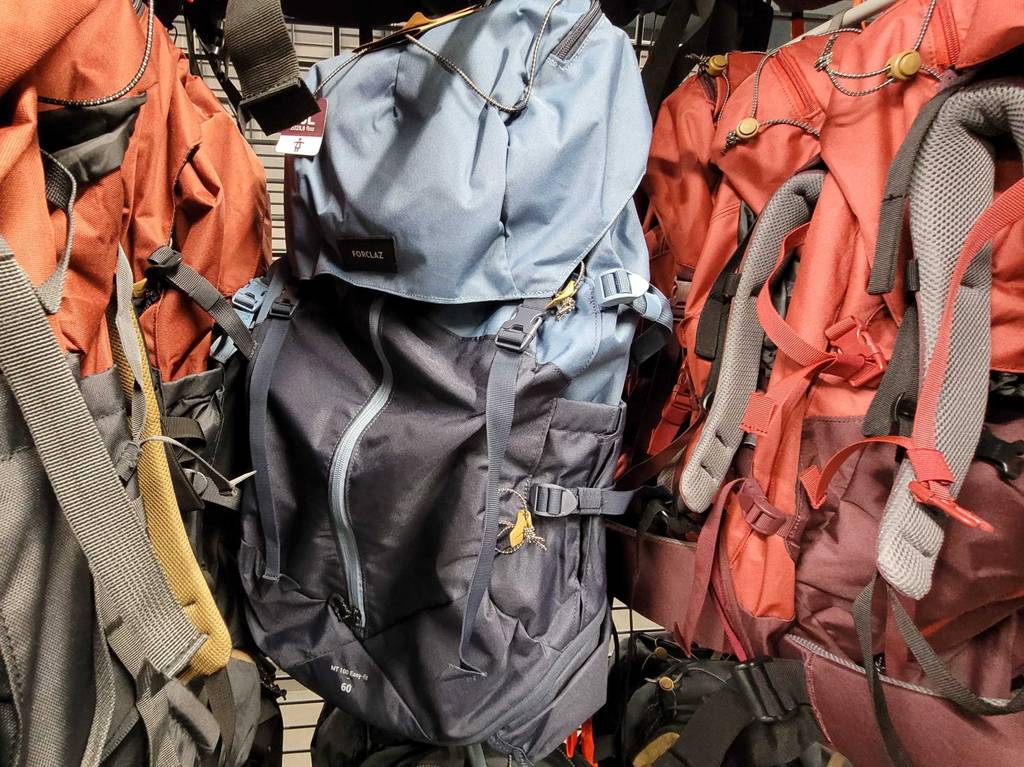 Seitenansicht eines getesteten Rucksacks mit 60 Liter.