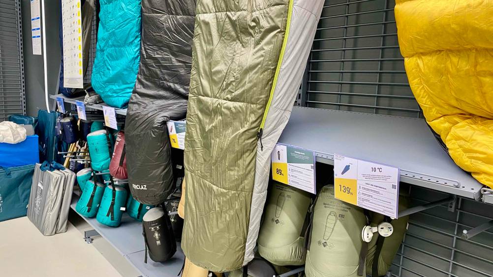 Outdoor-Schlafsack-Test: Fußteil des Produktes mit Fokus auf den Reisverschluss.