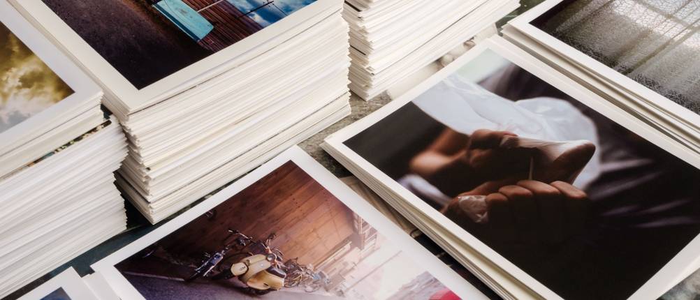 Fotopapier-A4-Test: Stapel mit Grußkarten
