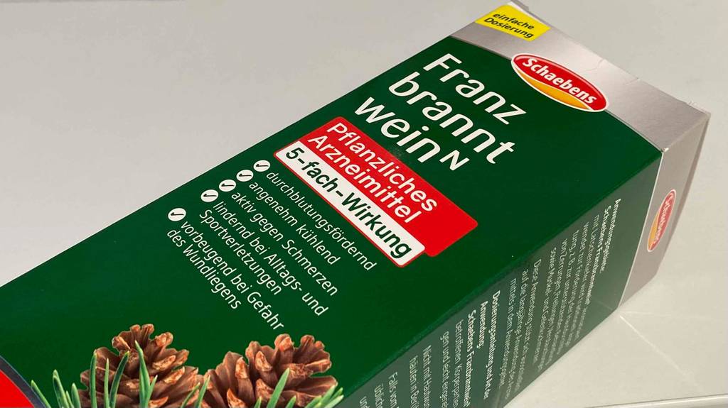Verpackung von einer Flasche Franzbranntwein.