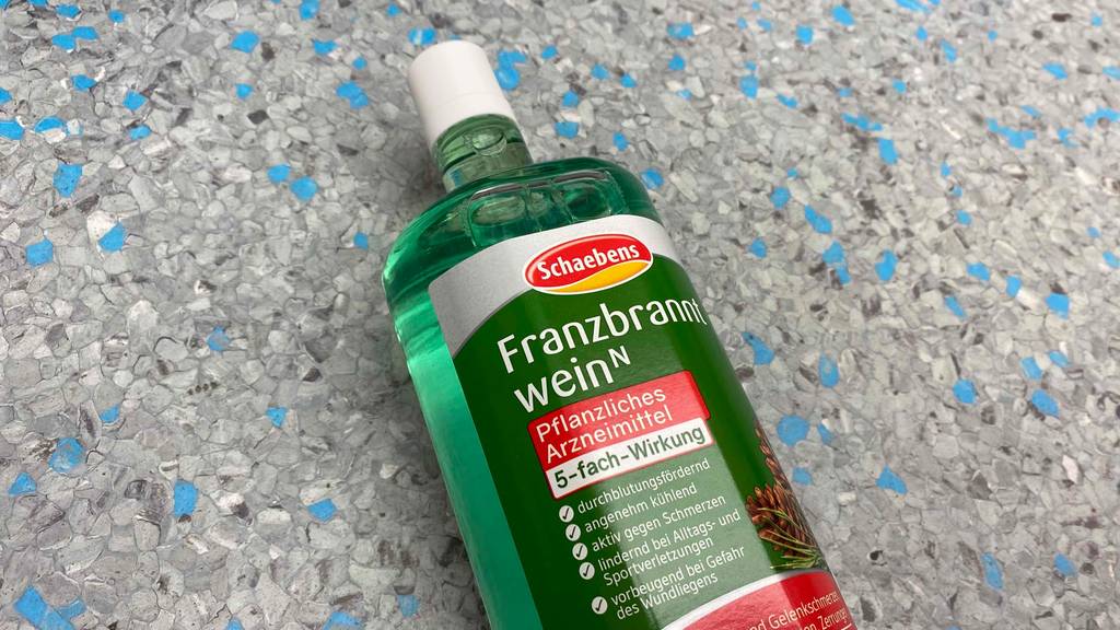 Eine Flasche Franzbranntwein mit 5-Fach Wirkung. 