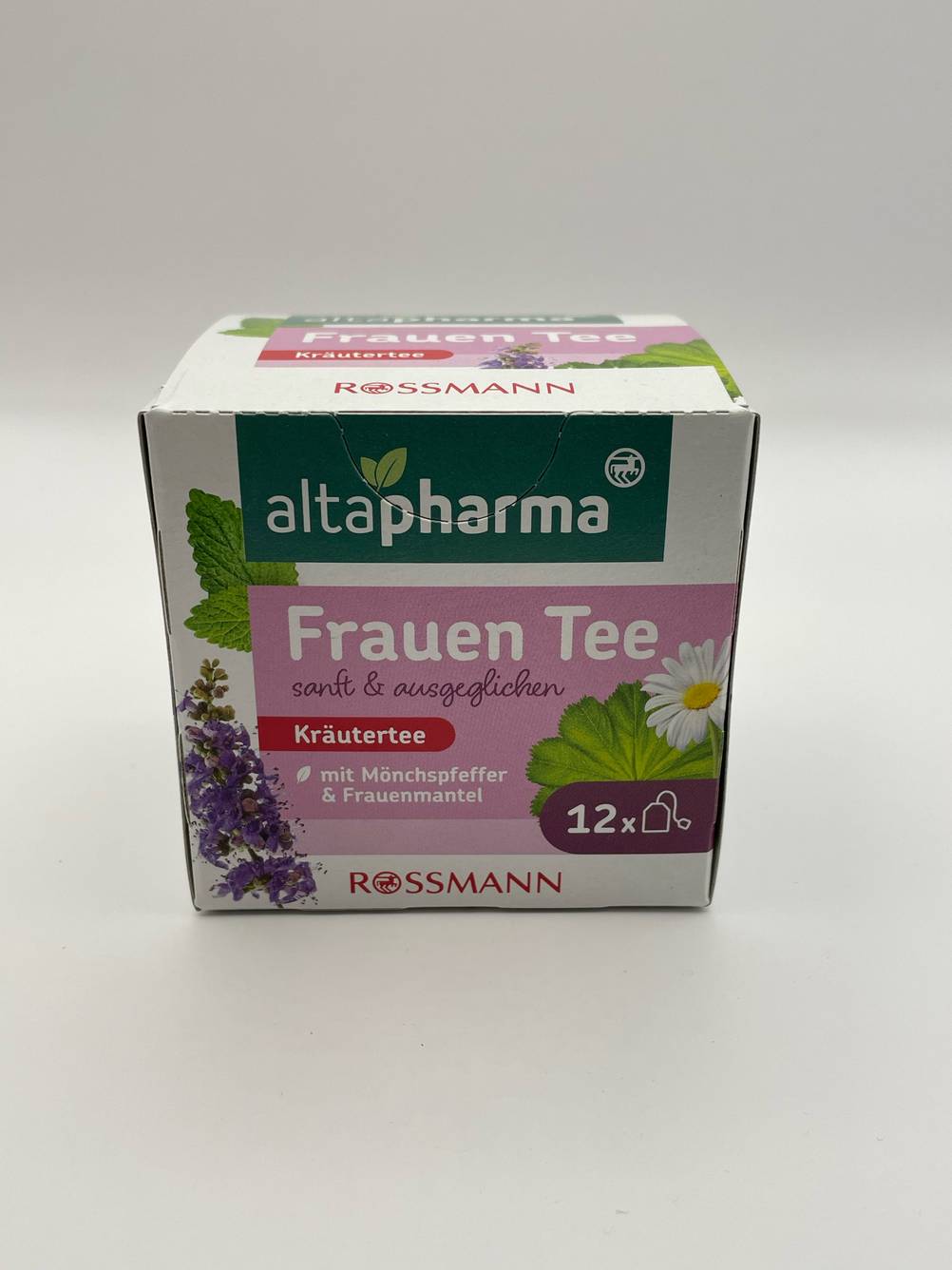 Eine Packung des getesteten Frauenmanteltee von vorne.