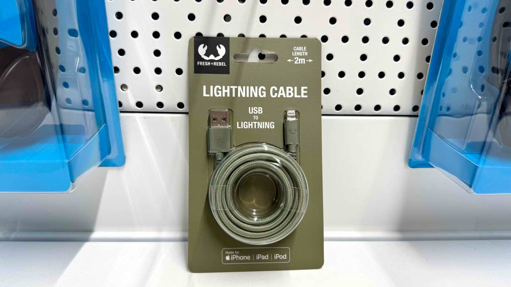 Lightning-auf-USB-C-Kabel-Test: Auf dem Kartonblister stehen Informationen zu Länge und Einsatz.