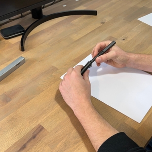 Der Lamy Safari Umbra wird geöffnet.