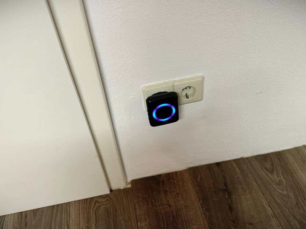 Der Empfänger der Funkklingel von Voxon leuchtet.