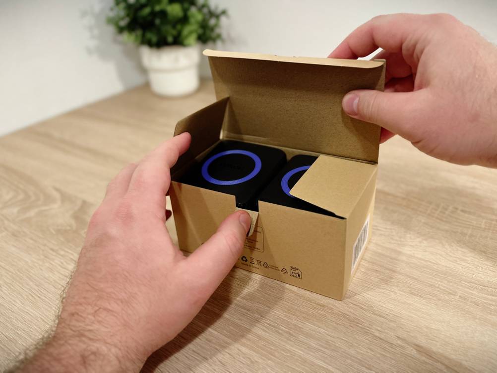 Die Funkklingel von Voxon wird ausgepackt.