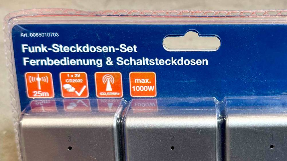 Funksteckdosen im Test: Nahaufnahme der Artikelbezeichnung auf der Verpackung.