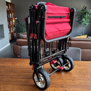 Der Fuxtec FX-CT700 steht zusammengeklappt auf einem Tisch.