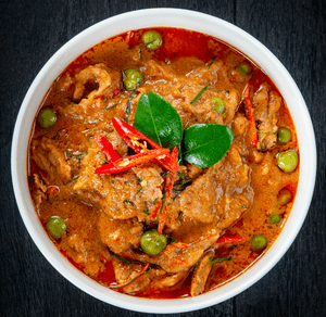 Galgant-Pulver-Test: Aufnahme eines vietnamesischen Curry-Gerichts. 