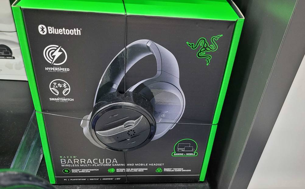 Im Test: Ein originalverpacktes Gaming Headset mit Sicherung.