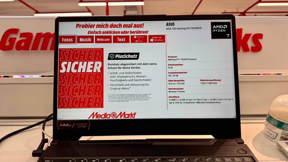 Gaming-Laptop bis 1.000 Euro getestet: Nahaufnahme des Displays.